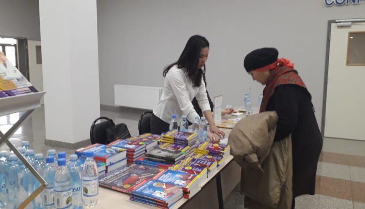 Специалисты НЦОЗ, врачи-невропатологи, реабилитологи, терапевты медорганизаций Астаны приняли участие на семинаре «Все о позвоночнике и суставах»