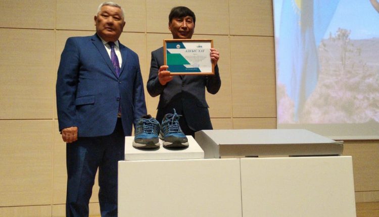 Сотрудники Национального музея РК после встречи с Послом здоровья Маратом Жыланбаевым решили заняться бегом